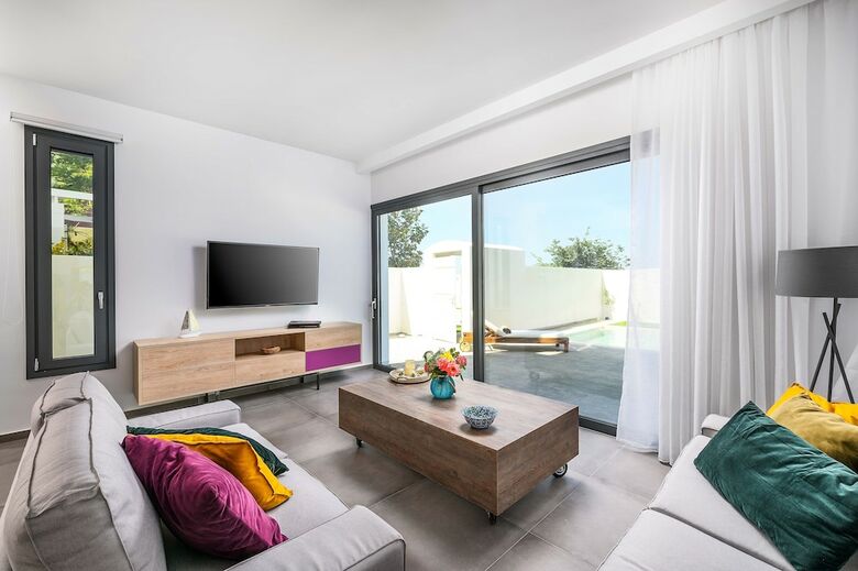 Blue Harmony Luxury Villas