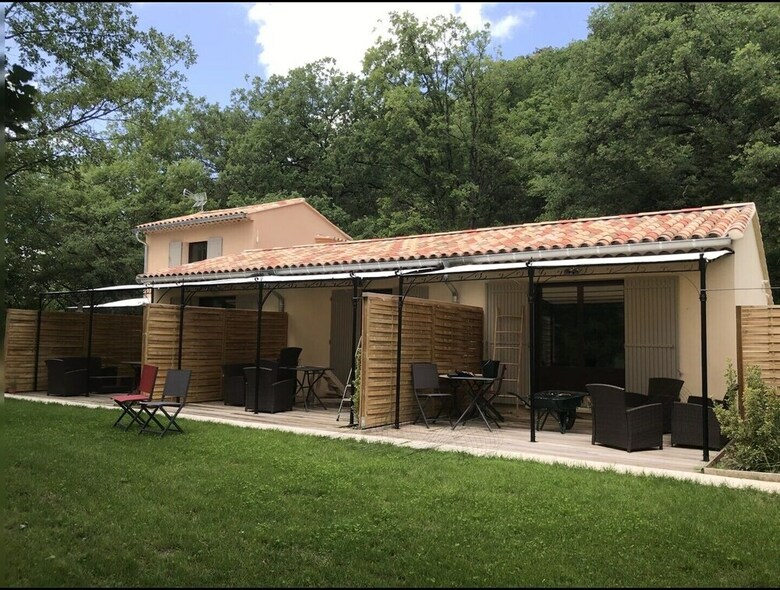 G�tes Lumi�re En Luberon