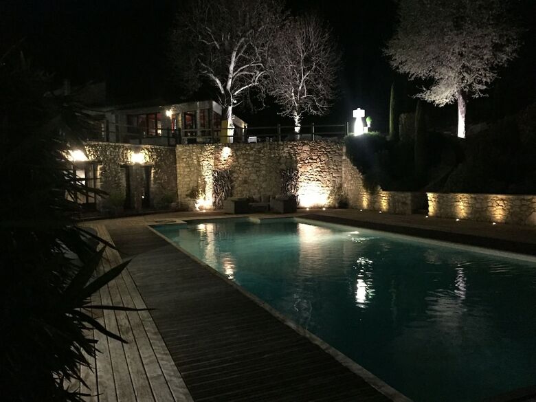 G�tes Lumi�re En Luberon