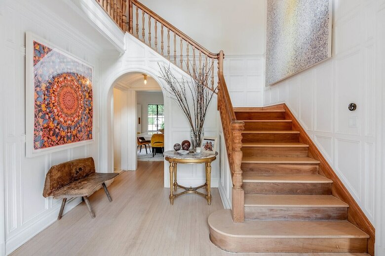 Pearl Of The Hollywood Hills