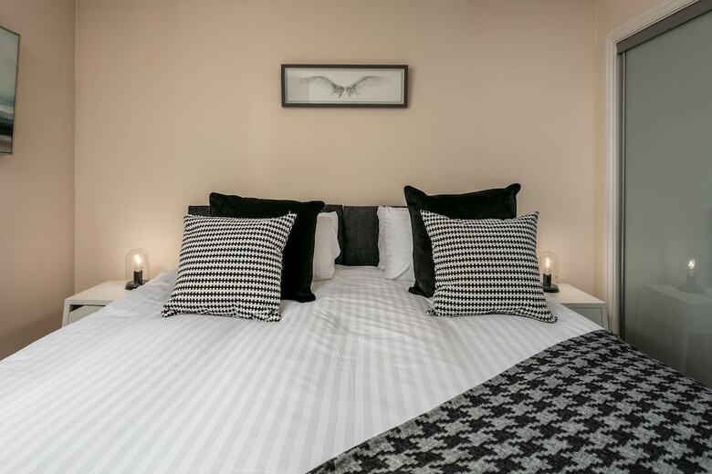 Elliot Suite No7 - Donnini Apartments