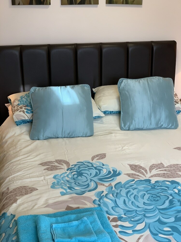 Hotel Bedrocklodge Buisness Centre Holidaylets