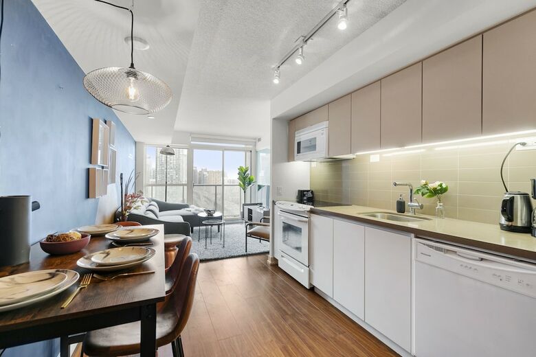 Skytree - Handsome Condos Near Cn Tower