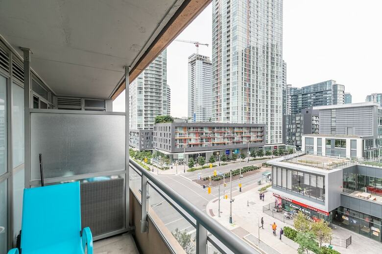 Skytree - Condos In Heart Of Downtown