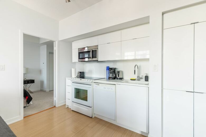 Skytree - Condos In Heart Of Downtown