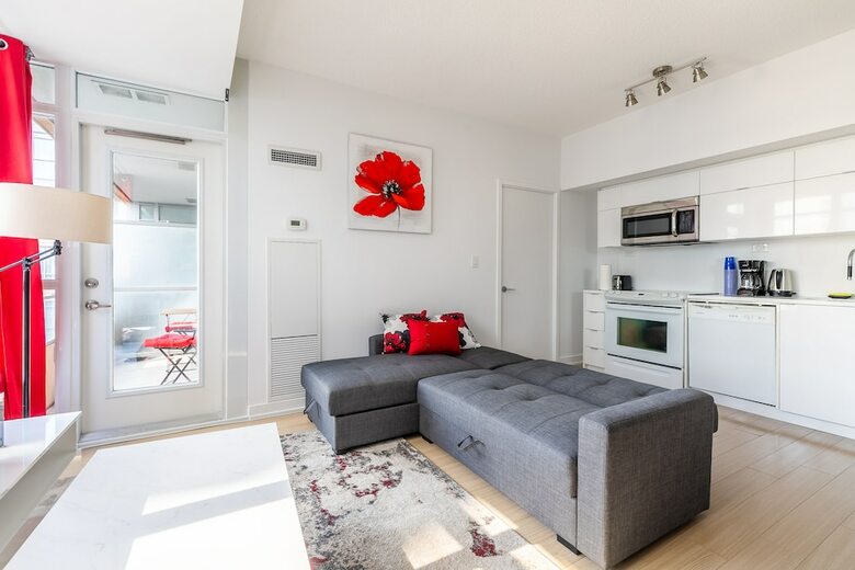 Skytree - Condos In Heart Of Downtown