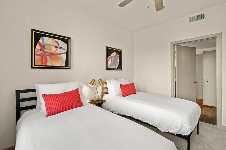 Kasa Dallas Medical District Apartments