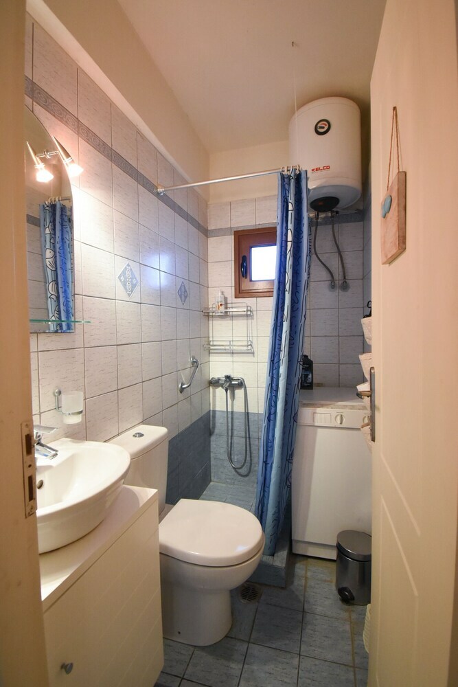 Areos Galaxy Apartments With Beach View