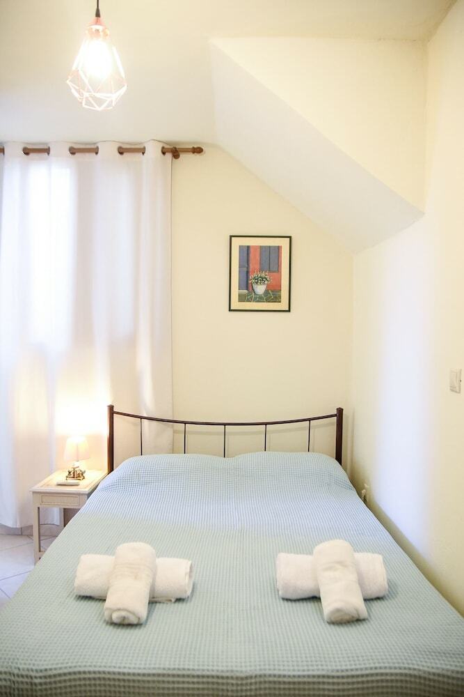 Areos Galaxy Apartments With Beach View
