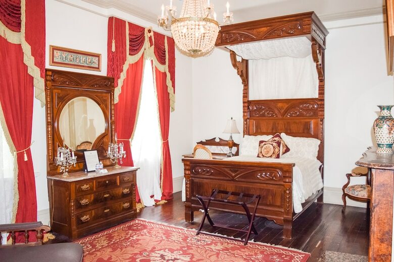 Bed & Breakfast The Myrtles Plantation