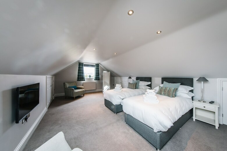 Carus House @ Carus Green