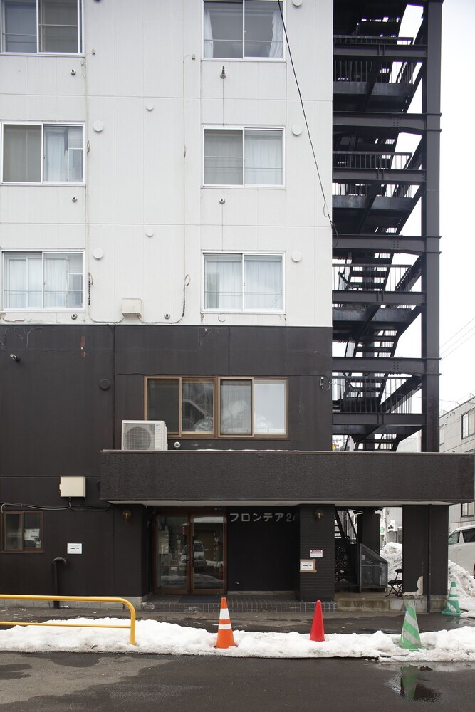 Apartamentos Frontier 24 - Premium Suite 402