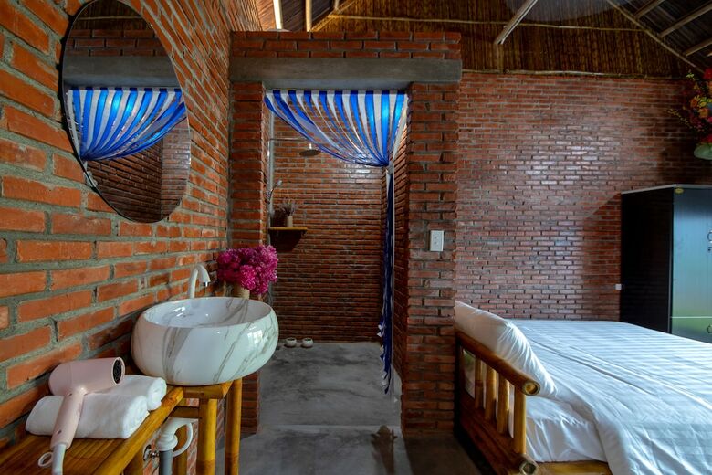 Hotel Ba's Garden Beachside Homestay