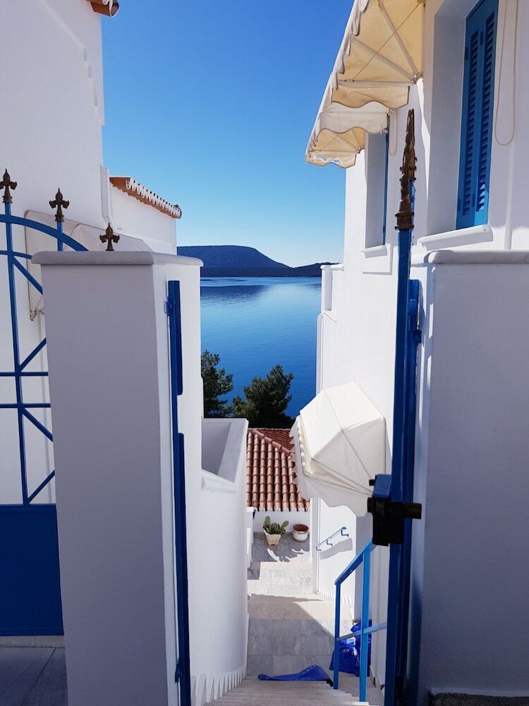 Grand Bleu Apartments