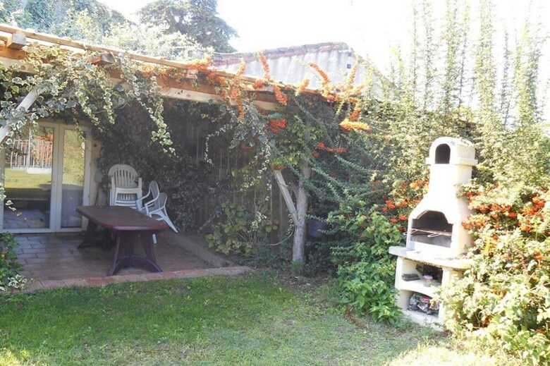 Mas Des Platanes - G�te Jusqu'� 10 Pers