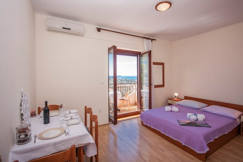 Hotel Apartments & Rooms Mikelin