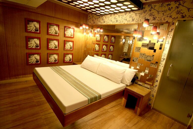 Hotel Victoria Court Gil Puyat