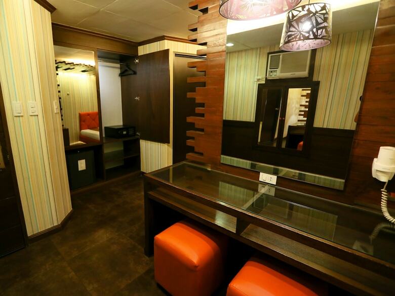 Hotel Victoria Court Gil Puyat