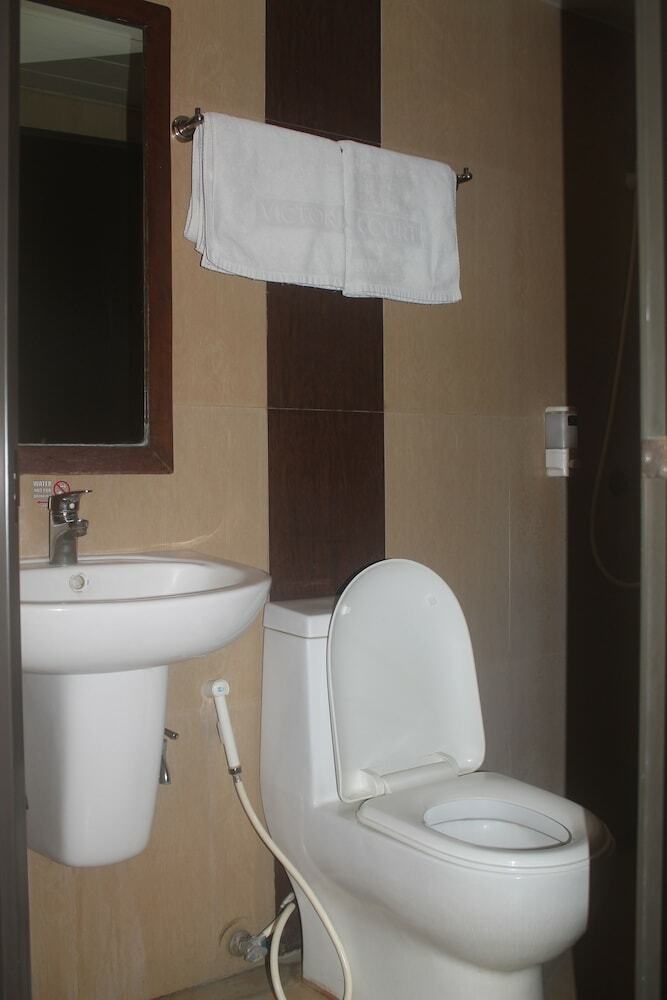 Hotel Victoria Court Gil Puyat