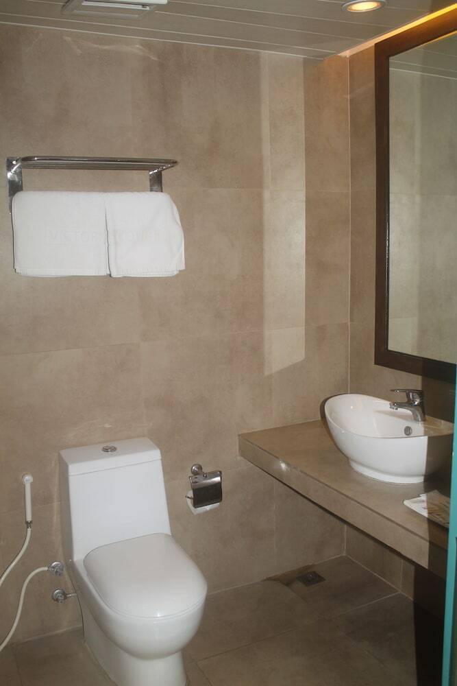Hotel Victoria Court Gil Puyat