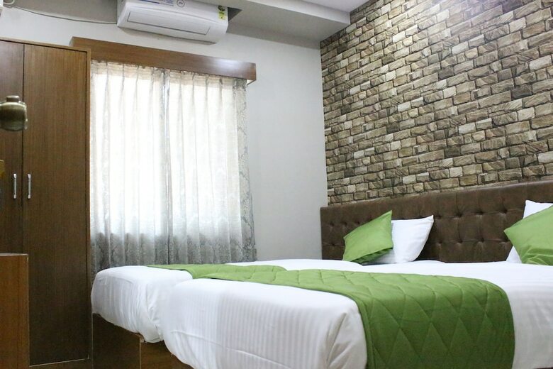 Hotel Olivia Inn And Suites