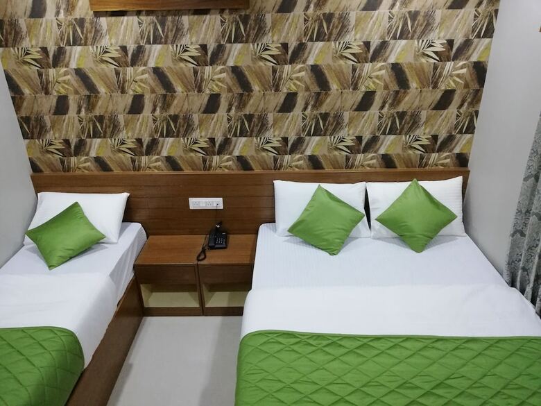 Hotel Olivia Inn And Suites