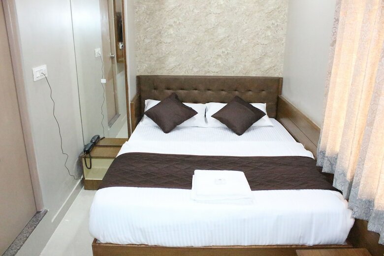Hotel Olivia Inn And Suites