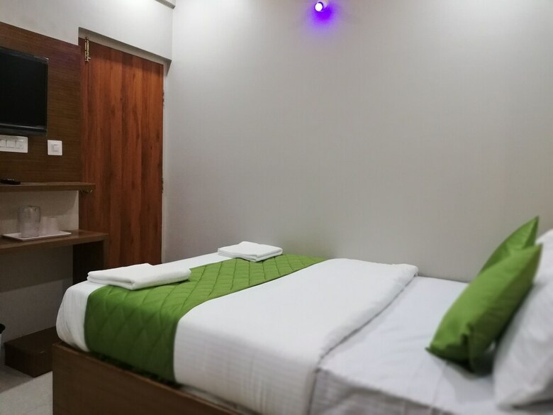 Hotel Olivia Inn And Suites