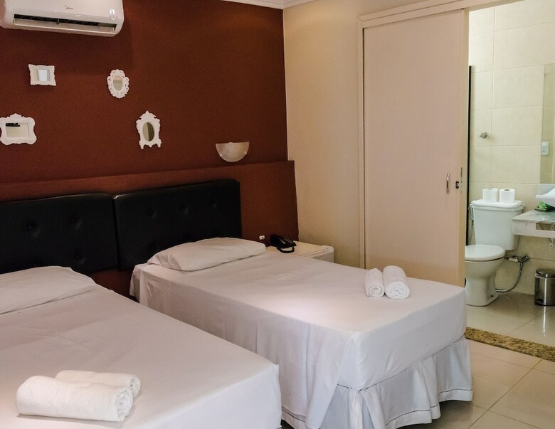 Lemes Hotel