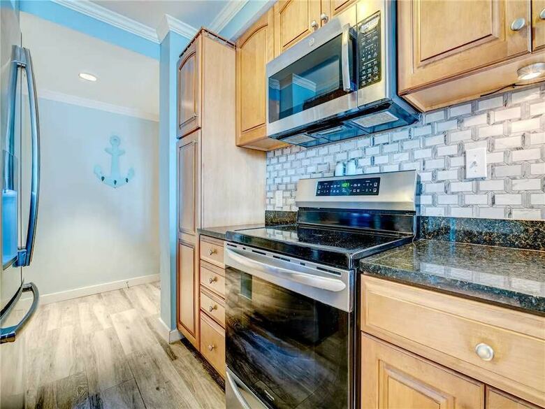 Villa Captains Walk 418, 3 Bedrooms, Beach Front, Pool, Sleeps 8