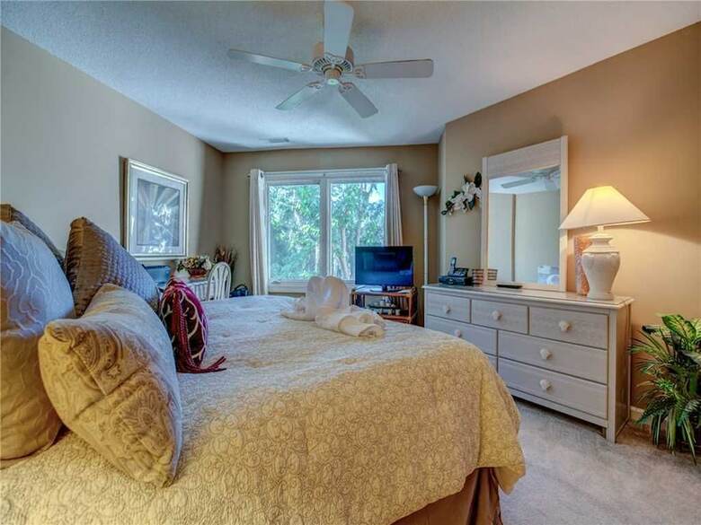Colonnade Club 200, 2 Bedrooms, Sleeps 4