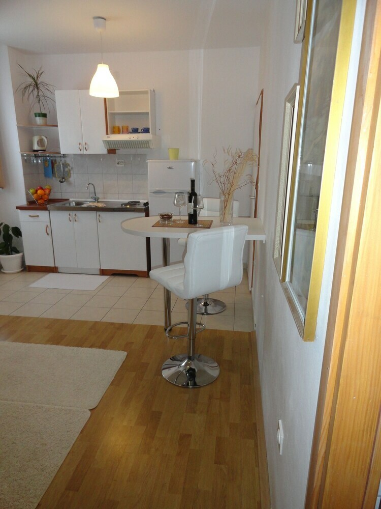Apartmani Dragovi? Brodarica