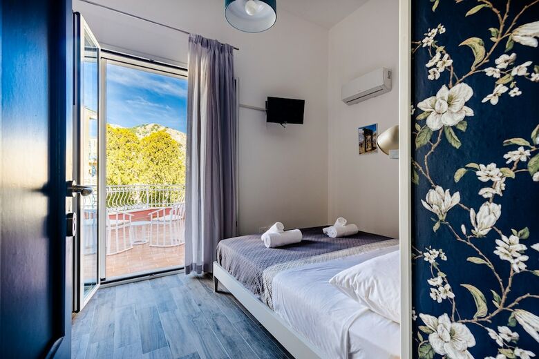 Bed & Breakfast Villa Edera Rental Rooms