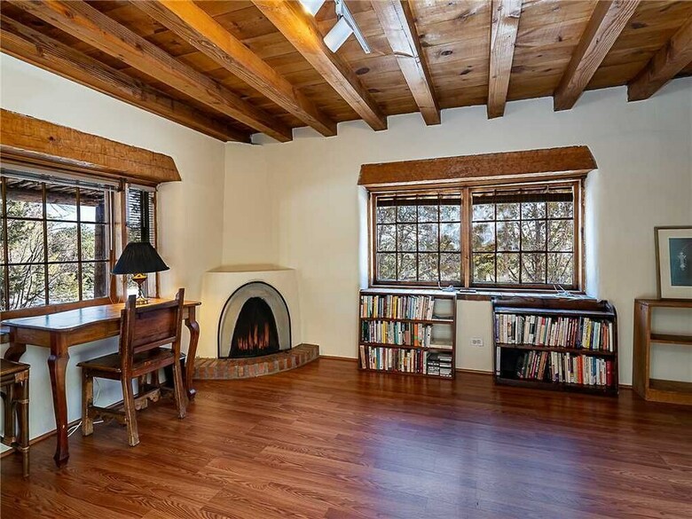 Sun Mountain View, 2 Bedrooms, Fireplace, Balcony, Sleeps 6
