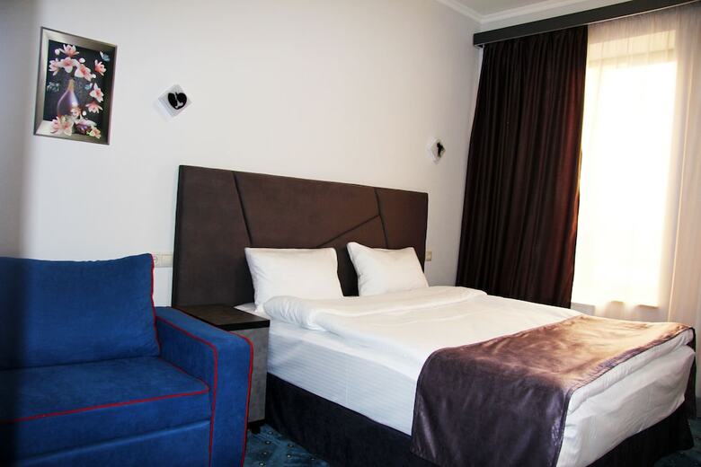 Nar-ar Hotel