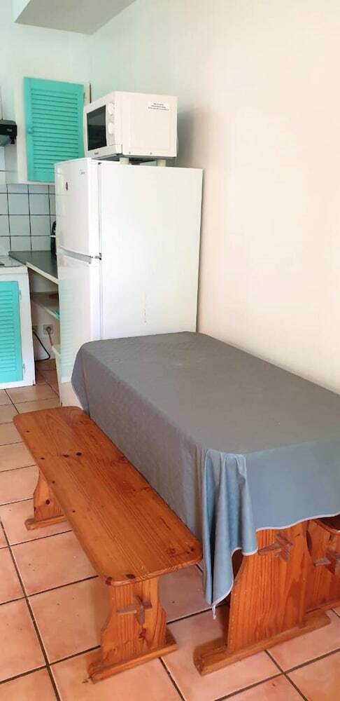 Apartamento Studio In Saint-pierre, With Enclosed Garden And Wifi