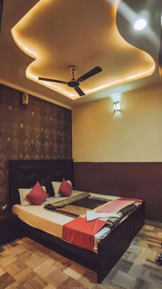 Hotel Lucky Restaurant And Guest House