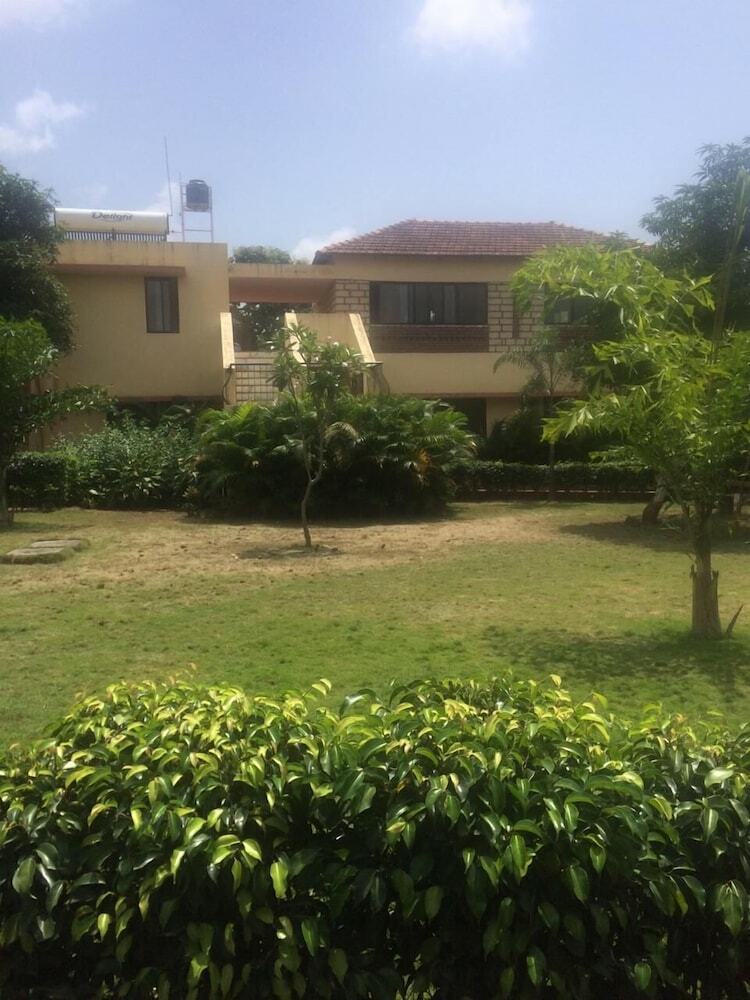 Hotel Shyam Farm House And Resort