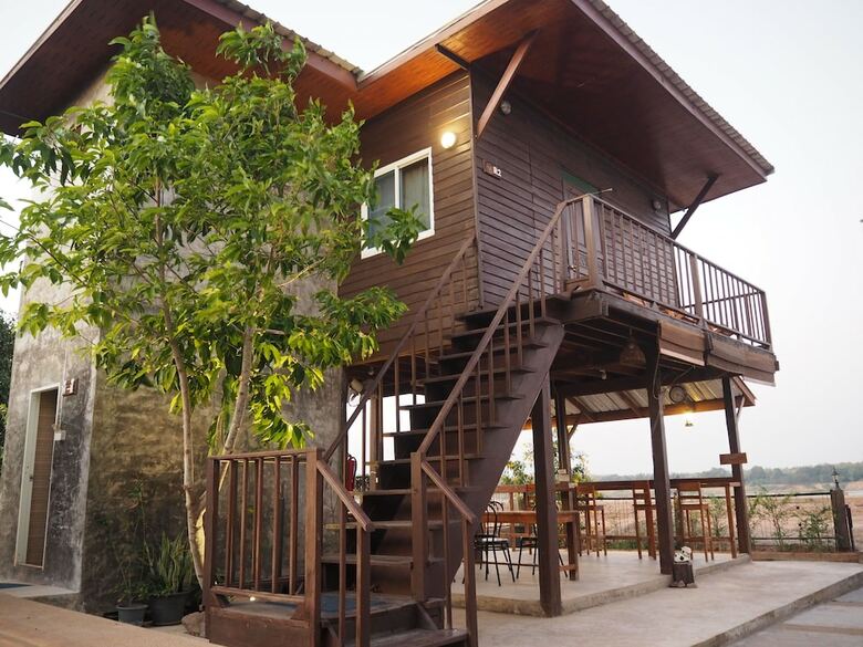 Hotel Nawiengkae Riverview Resort