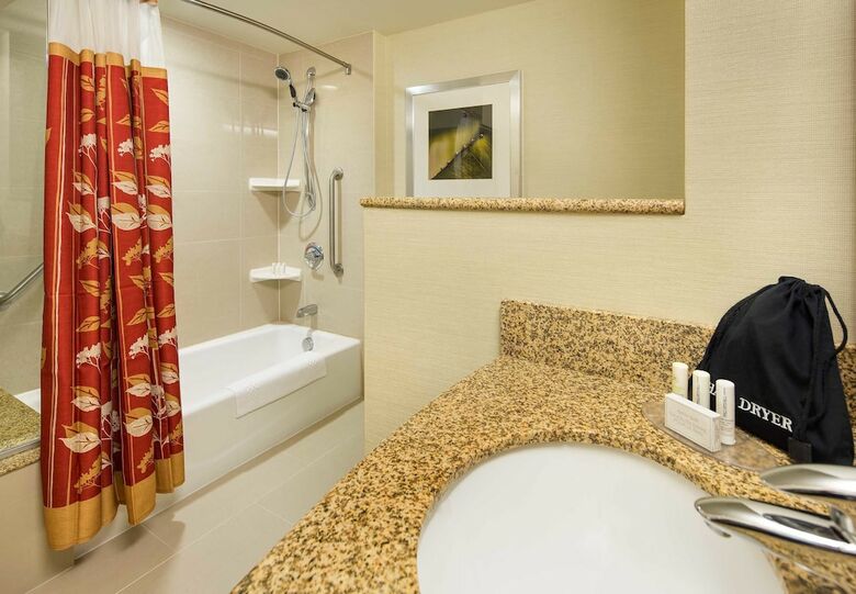 Hotel Courtyard By Marriott Calgary Airport