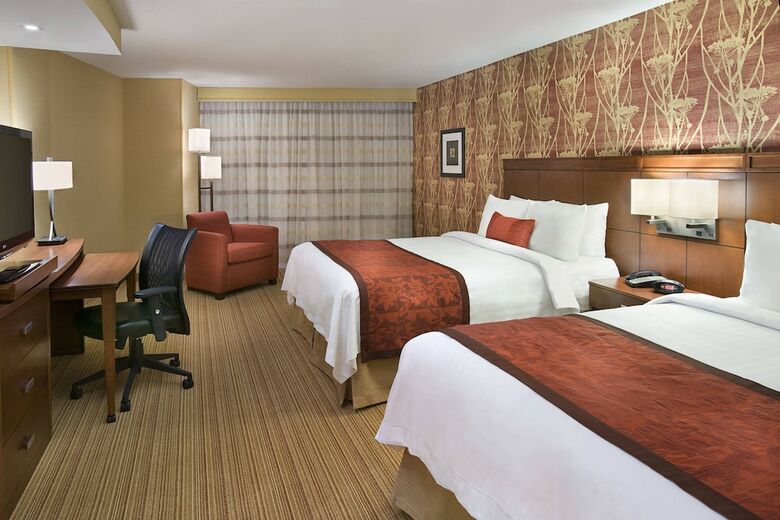 Hotel Courtyard By Marriott Calgary Airport