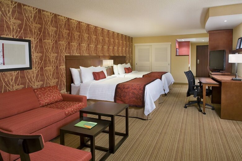Hotel Courtyard By Marriott Calgary Airport