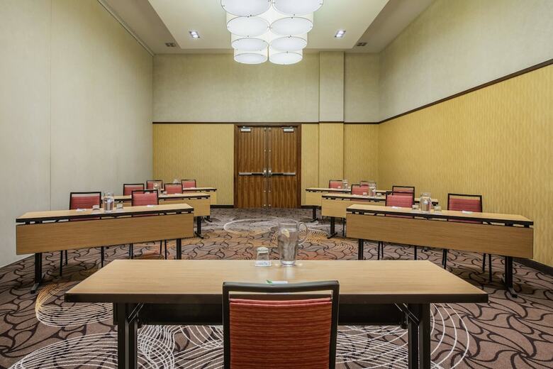 Hotel Courtyard By Marriott Calgary Airport