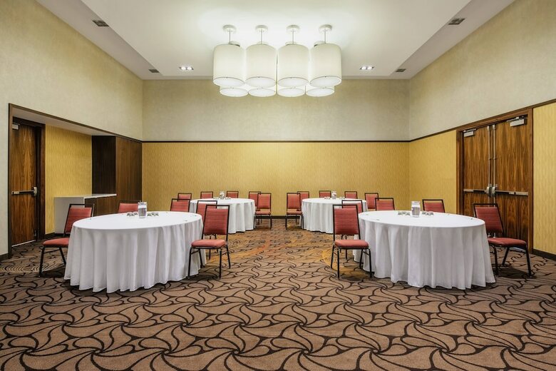 Hotel Courtyard By Marriott Calgary Airport