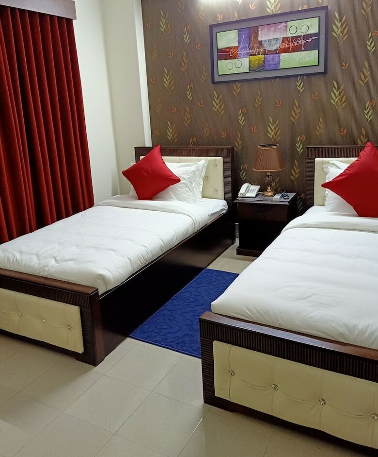 Grand Circle Inn Hotel & Suites