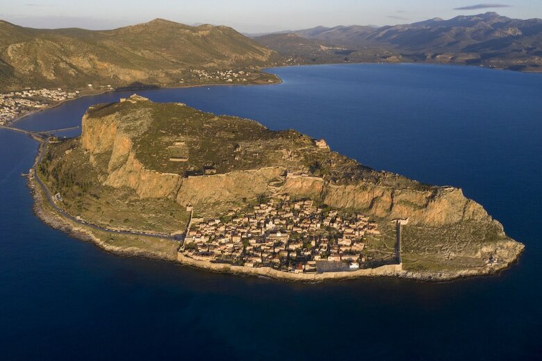 Victoria's House In Monemvasia Castle