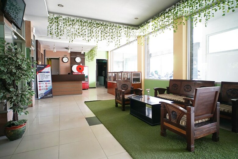 Capital O 2885 Hemra Hotel