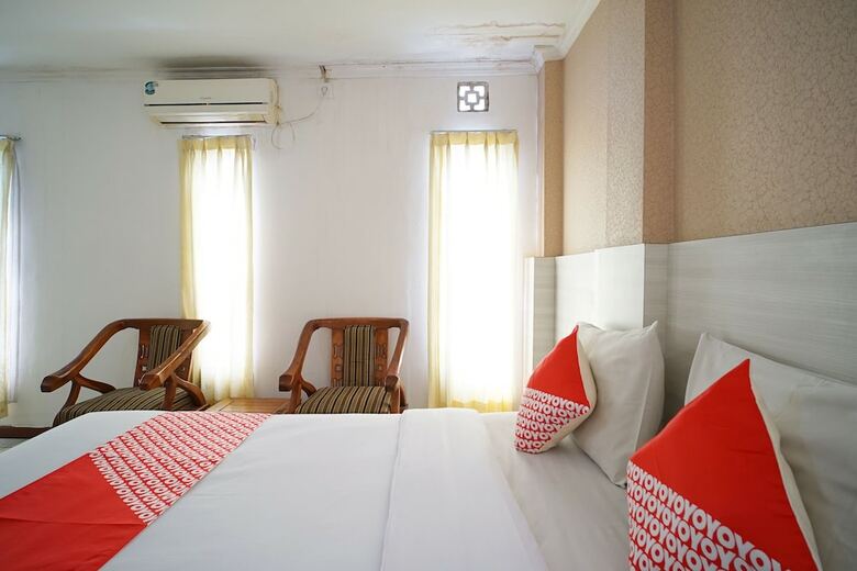 Capital O 2885 Hemra Hotel