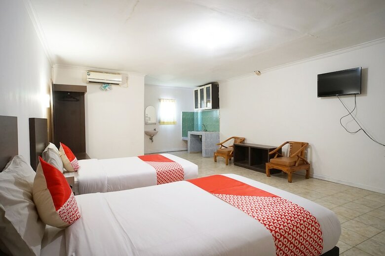 Capital O 2885 Hemra Hotel
