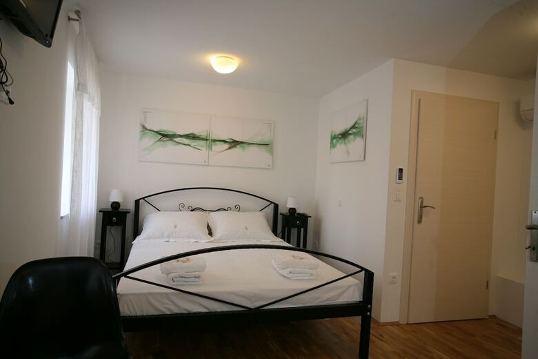 Hotel Rooms Beljan
